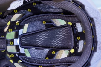 Interior pads and MIPS liner on the Fox Dropframe Pro mountain bike helmet.